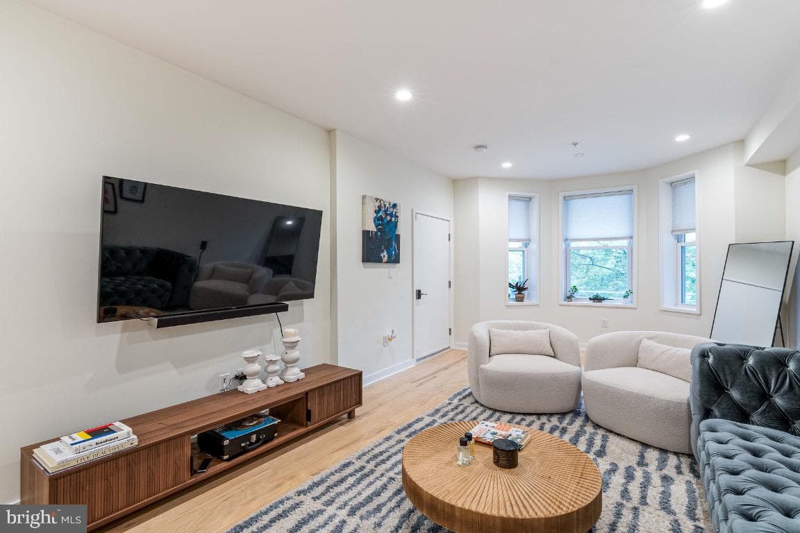 731 Fairmont Street NW #1 photo 4
