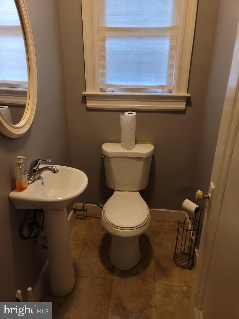 523 Crittenden Street NW photo 6