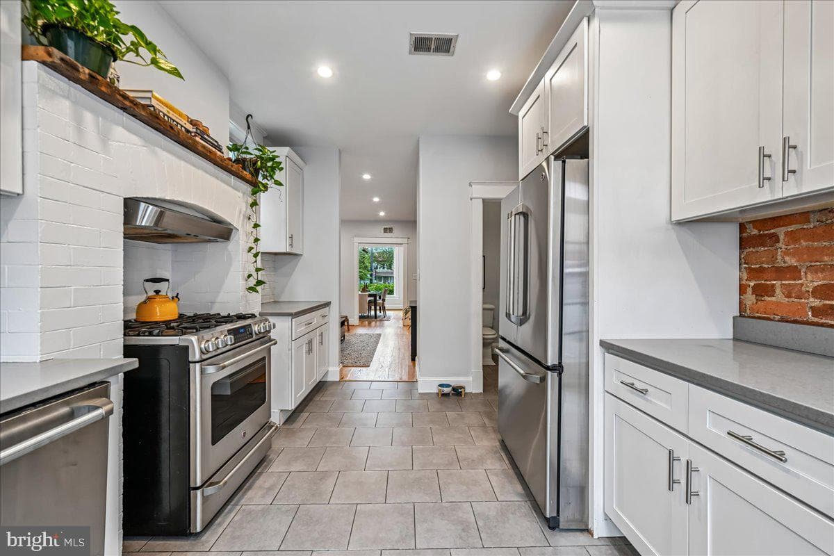 1328 G Street SE photo 12