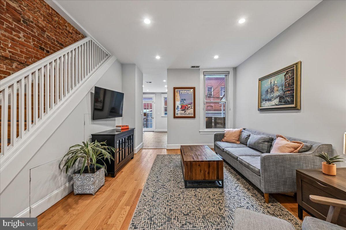 1328 G Street SE photo 6