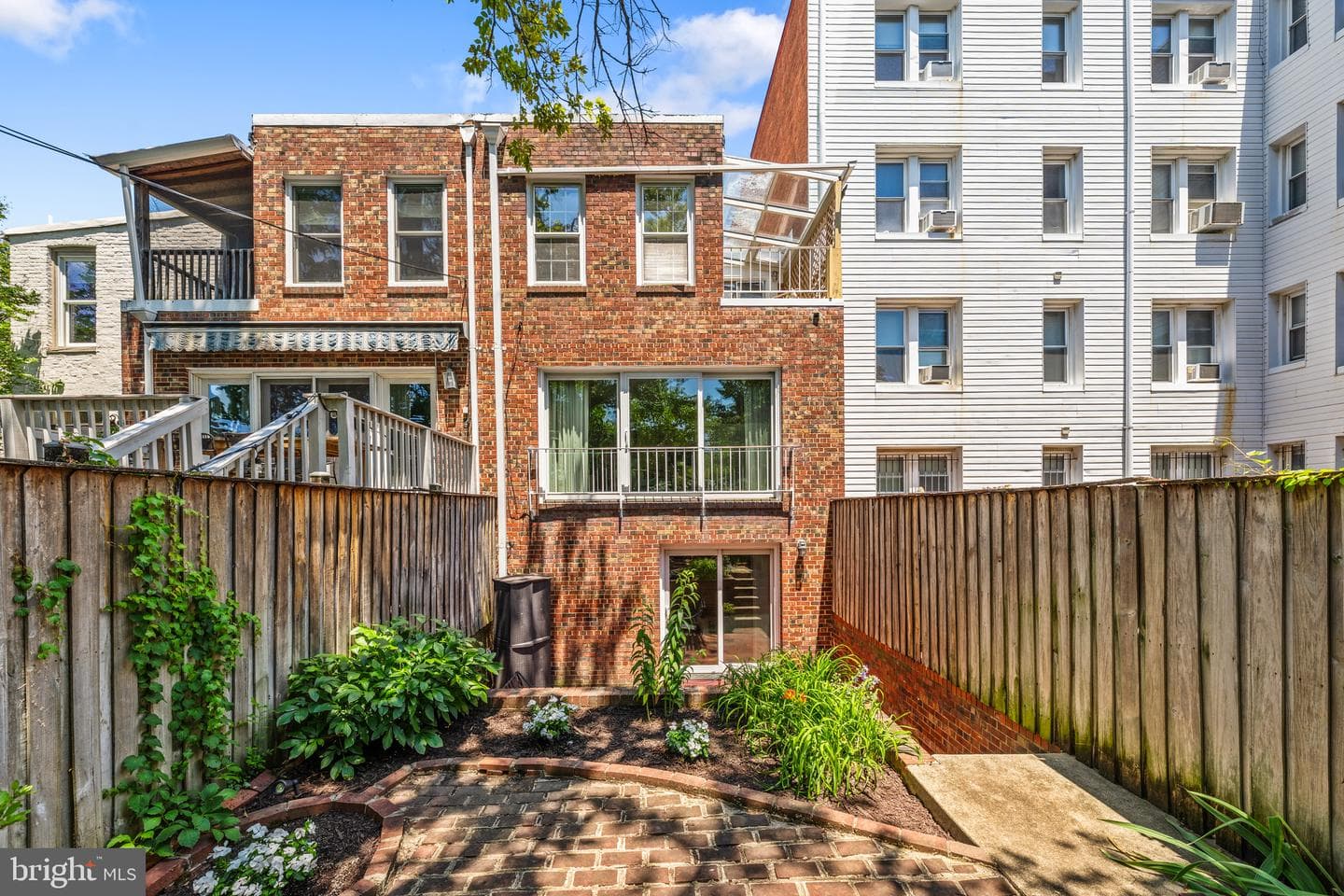 413 D Street SE photo 37