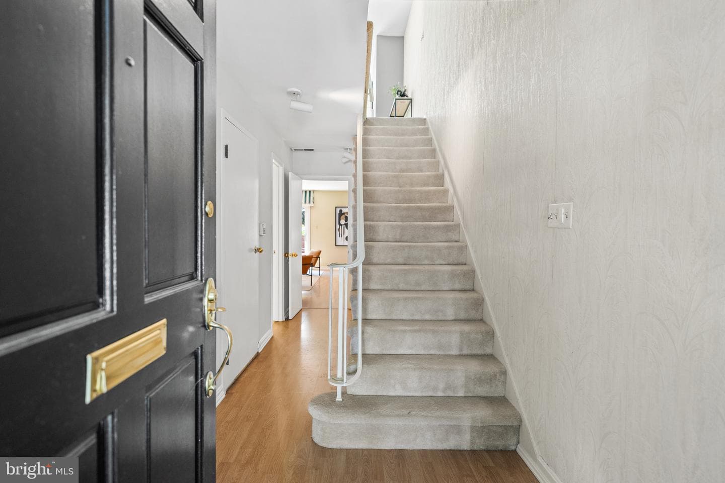 413 D Street SE photo 4
