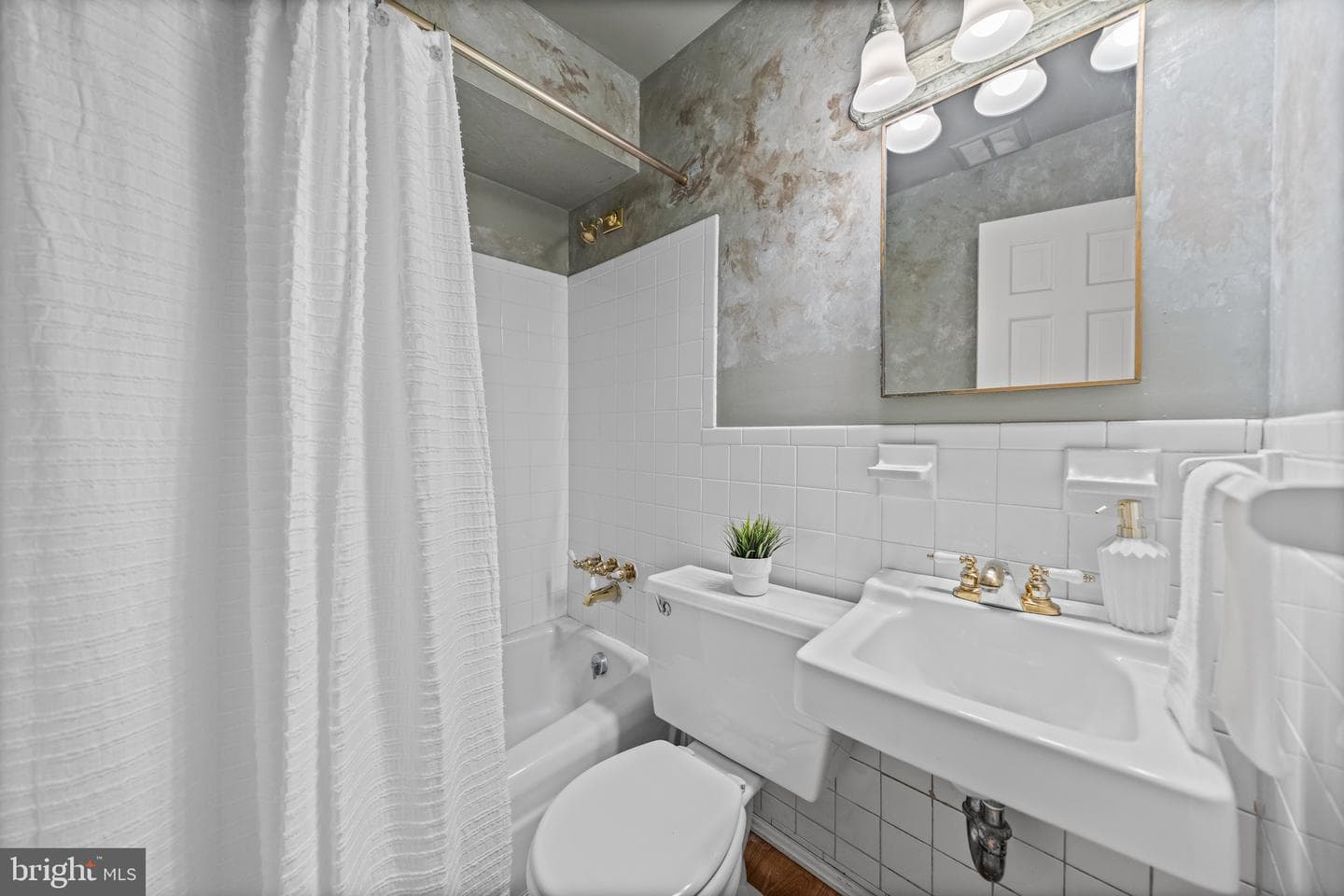 413 D Street SE photo 6