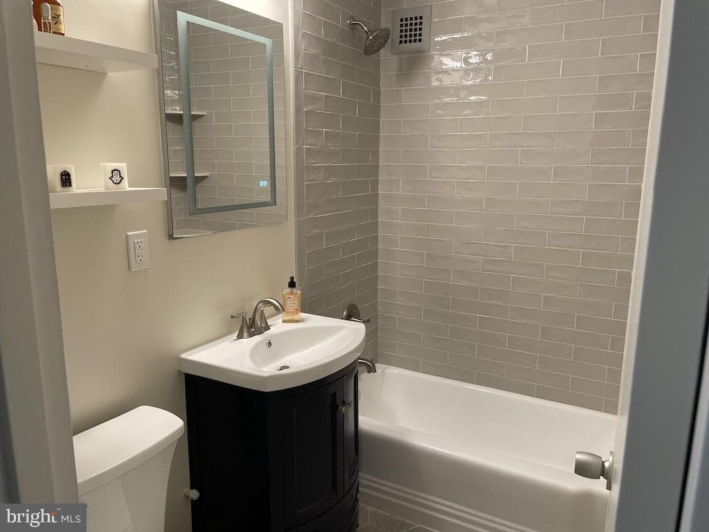4000 Tunlaw Road NW #516 photo 12