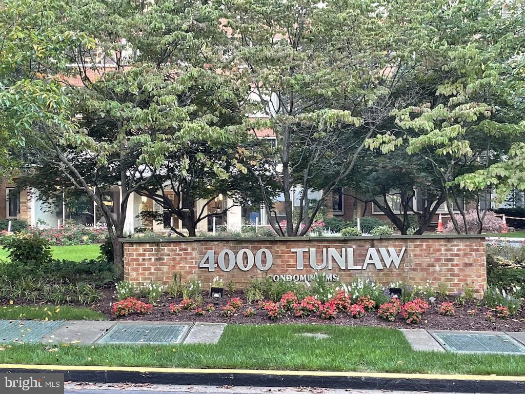 4000 Tunlaw Road NW #516 photo 18