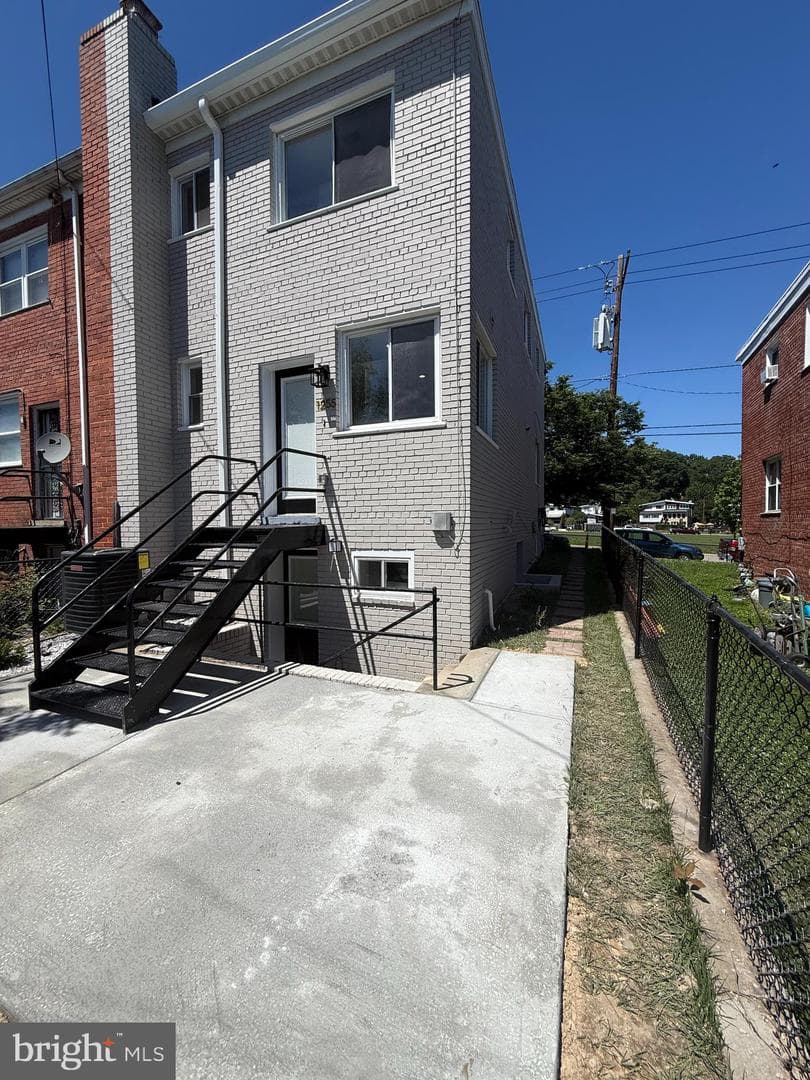 1255 Gallatin Street NE photo 31