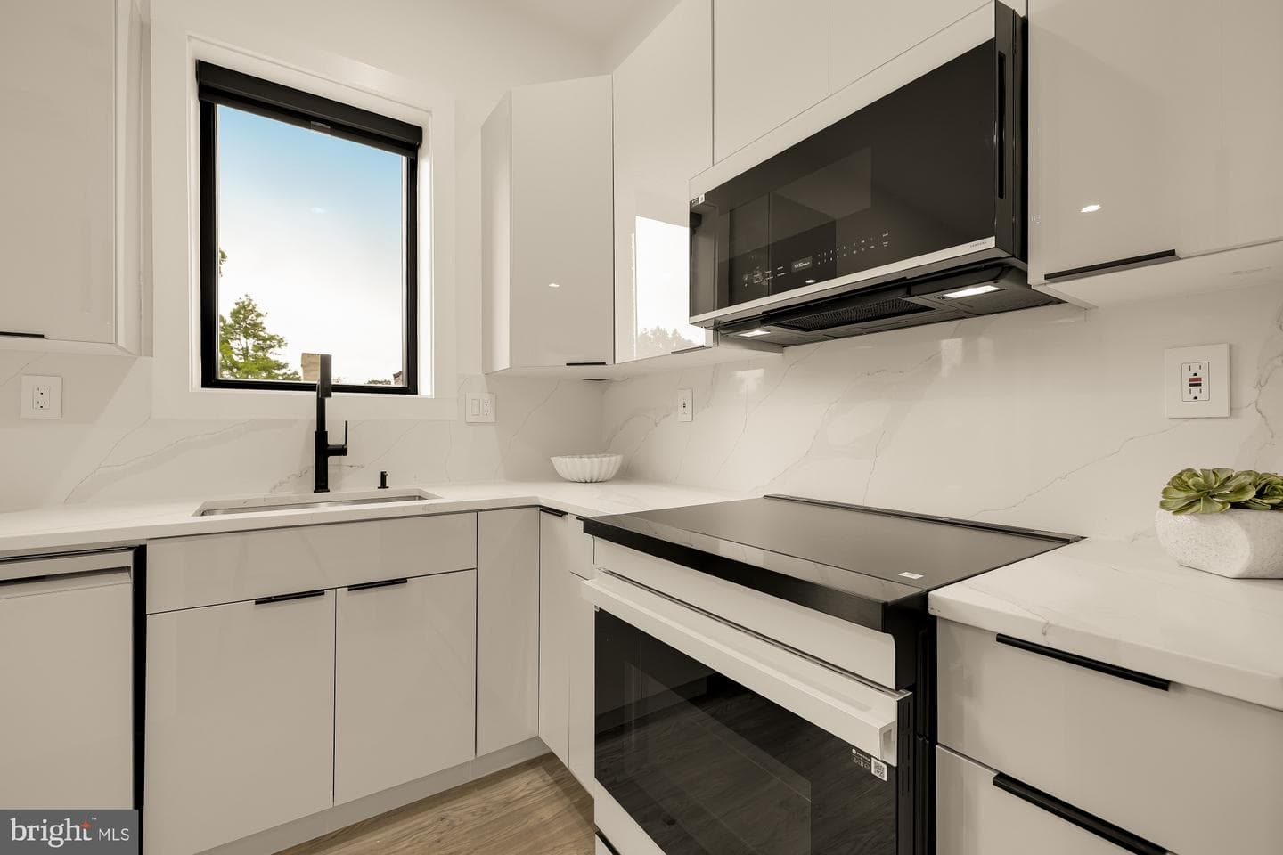 1140 Oates Street NE #201 photo 18