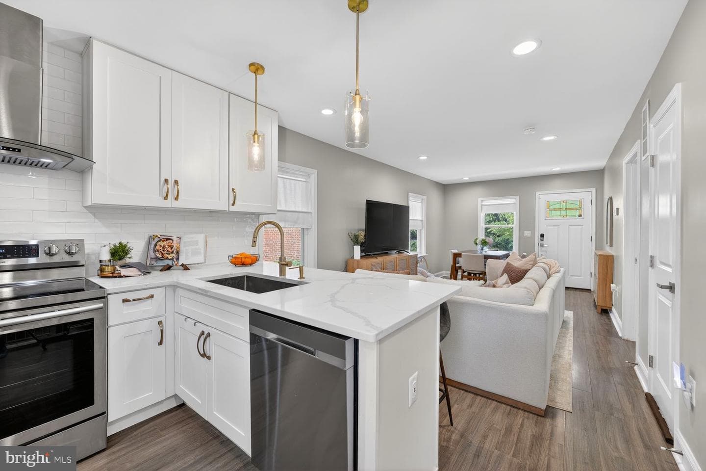 6004 Clay Street NE, Washington