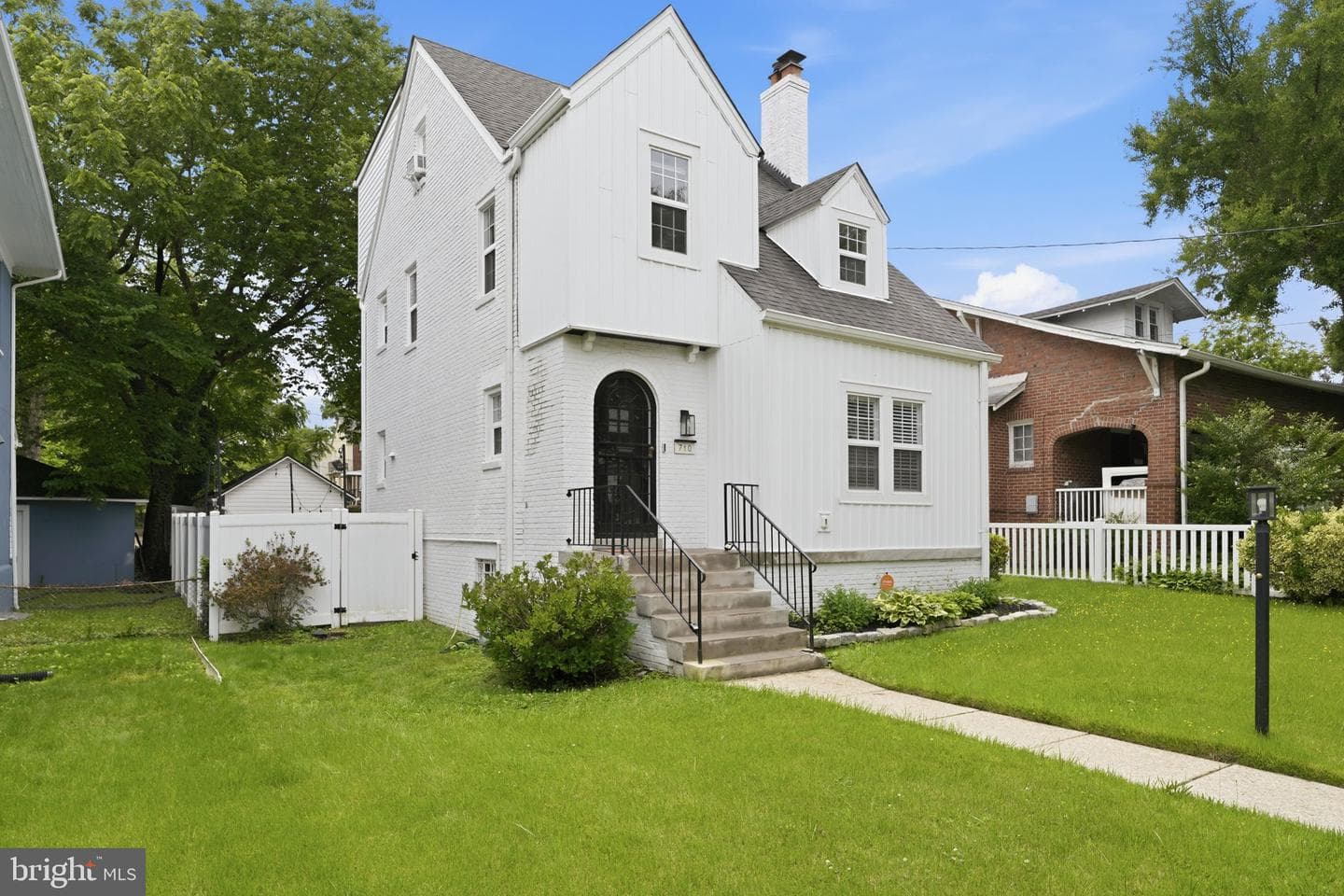 710 Van Buren Street NW photo 2