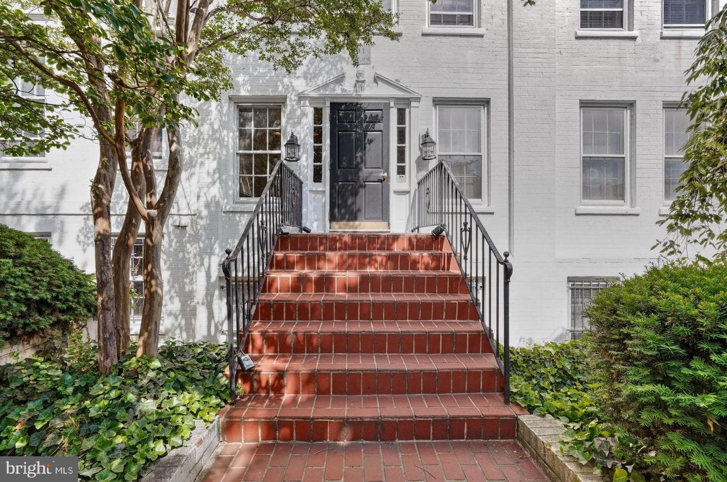 11 2nd Street NE #208, Washington