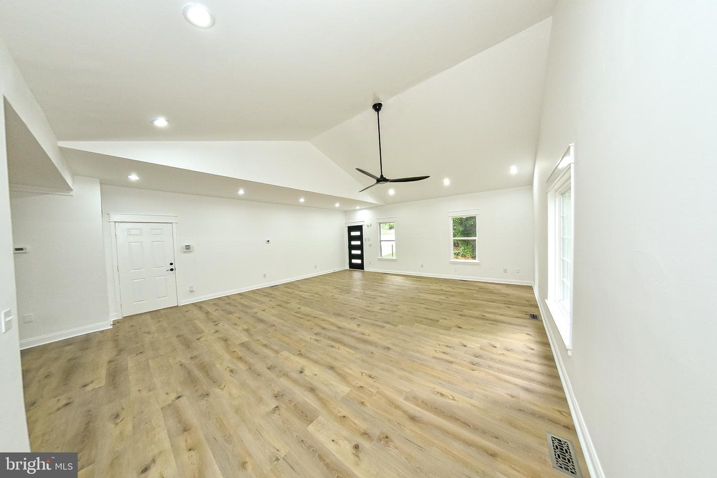 3704 Suitland Road SE photo 26