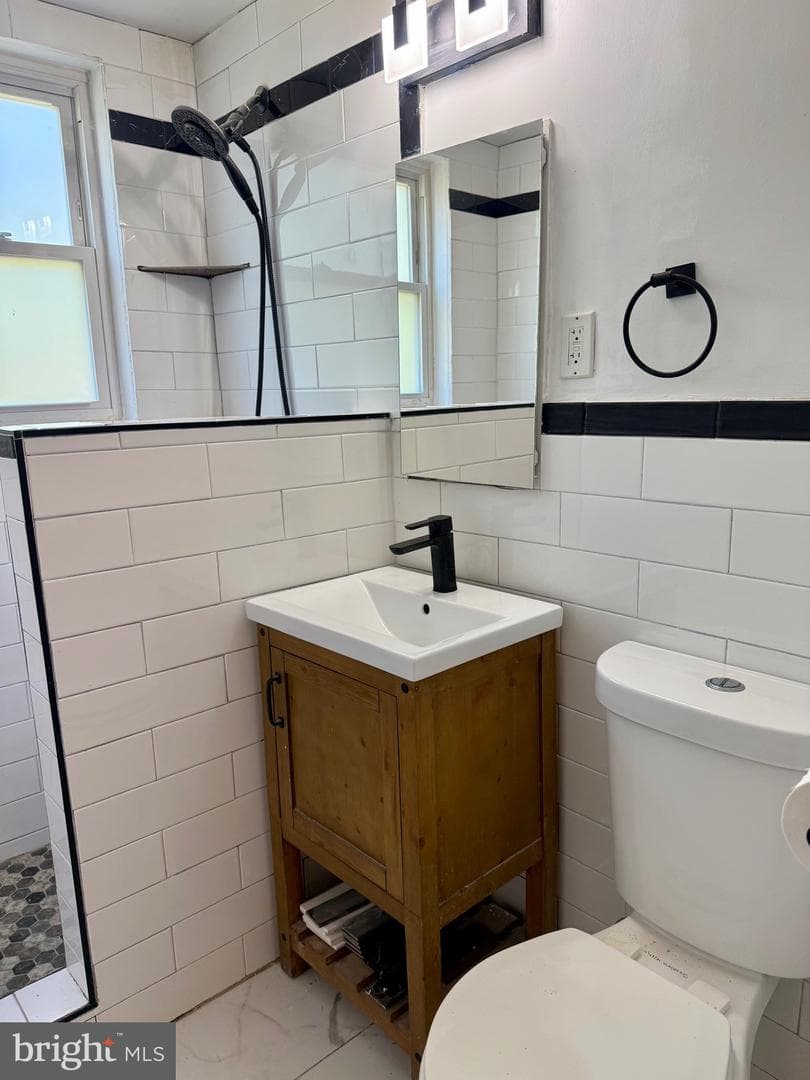 526 Kenyon Street NW #201 photo 18