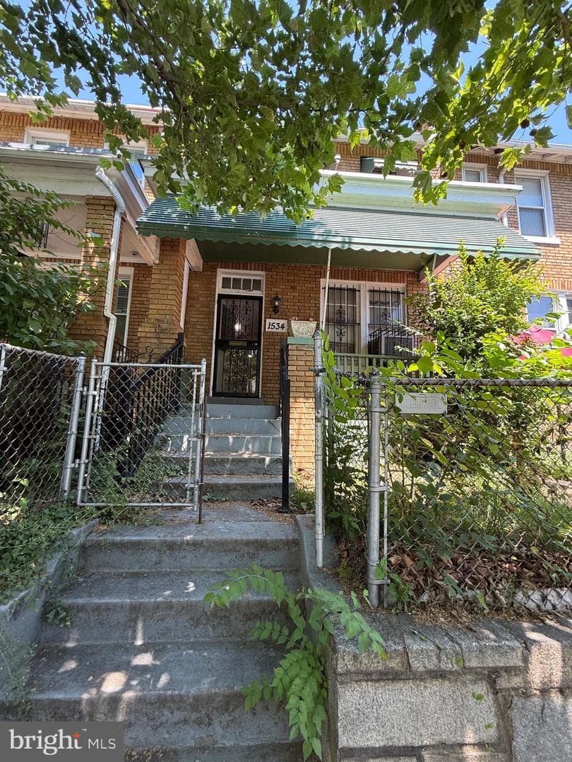 1534 Independence Avenue SE photo 1