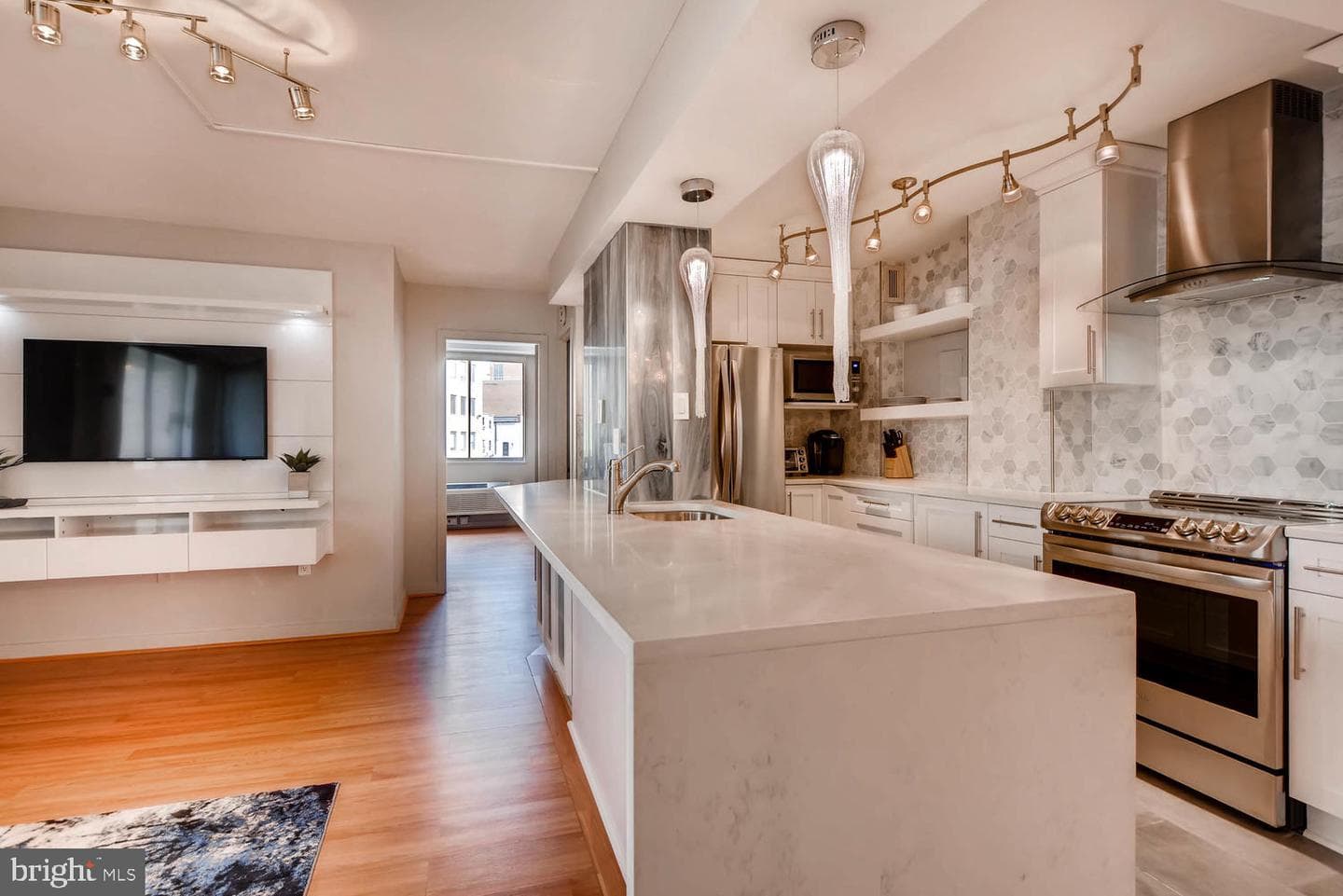 1325 18th Street NW #410 photo 3