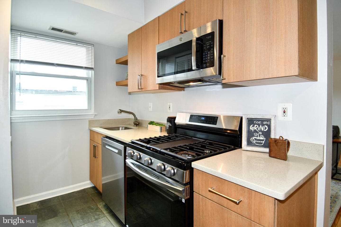 1627 Massachusetts Avenue SE #302 photo 8