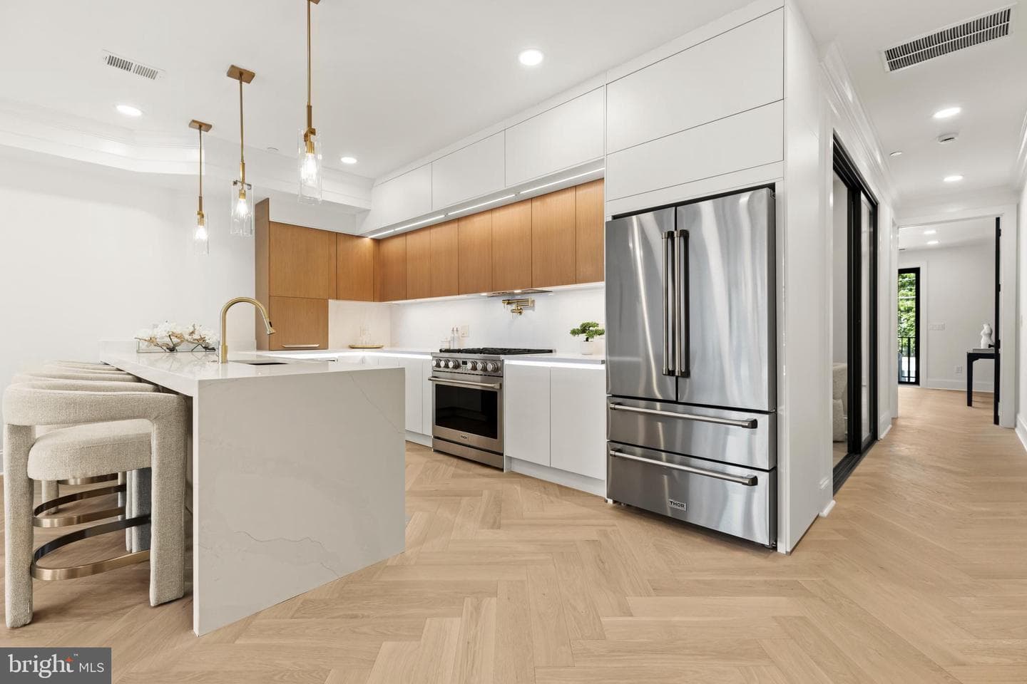 733 Euclid Street NW #303 photo 3