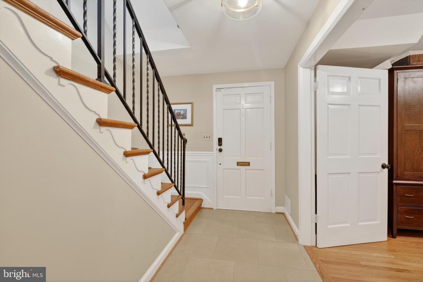 5721 Macarthur Boulevard NW photo 3