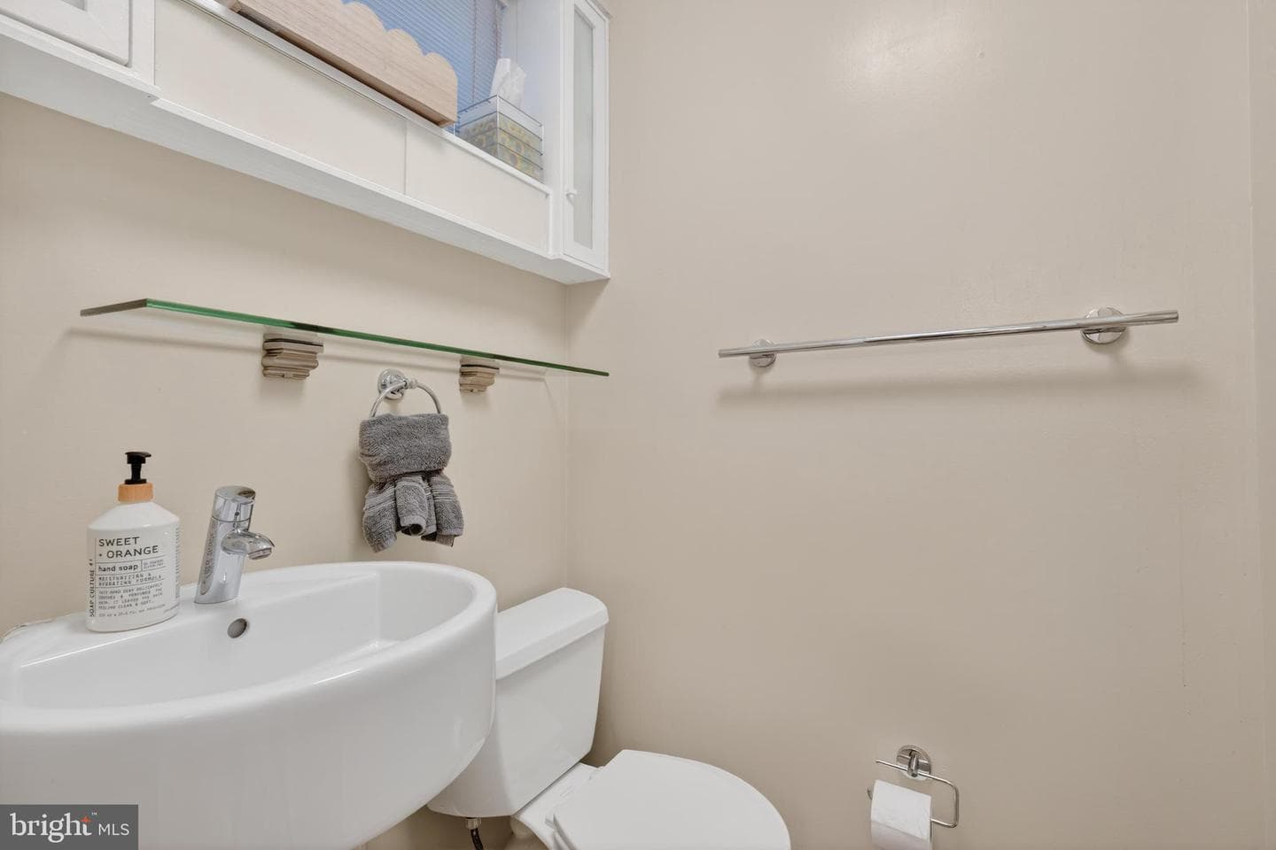 5721 Macarthur Boulevard NW photo 5