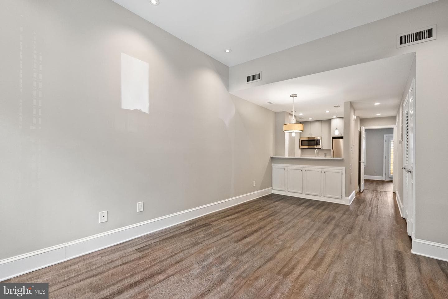 2011 Hillyer Place NW photo 13
