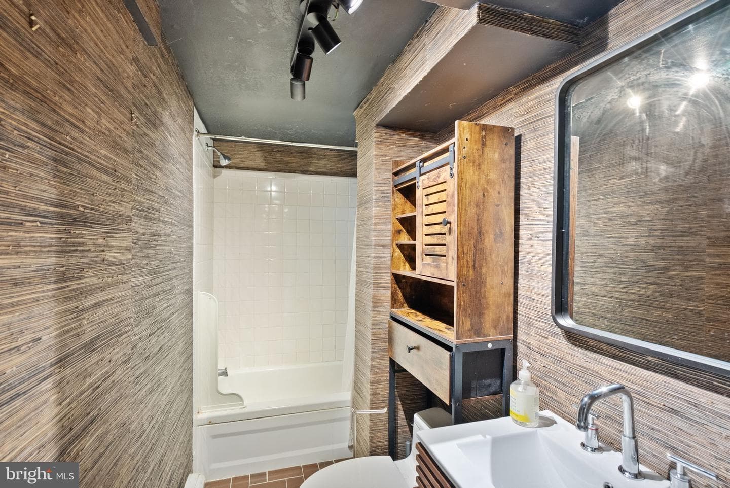1747 Swann Street NW photo 35