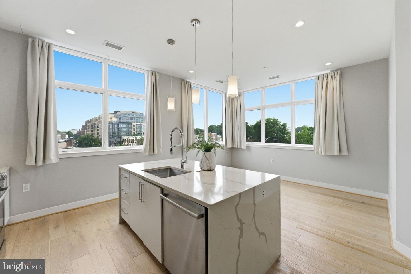 646 H Street NE #304, Washington