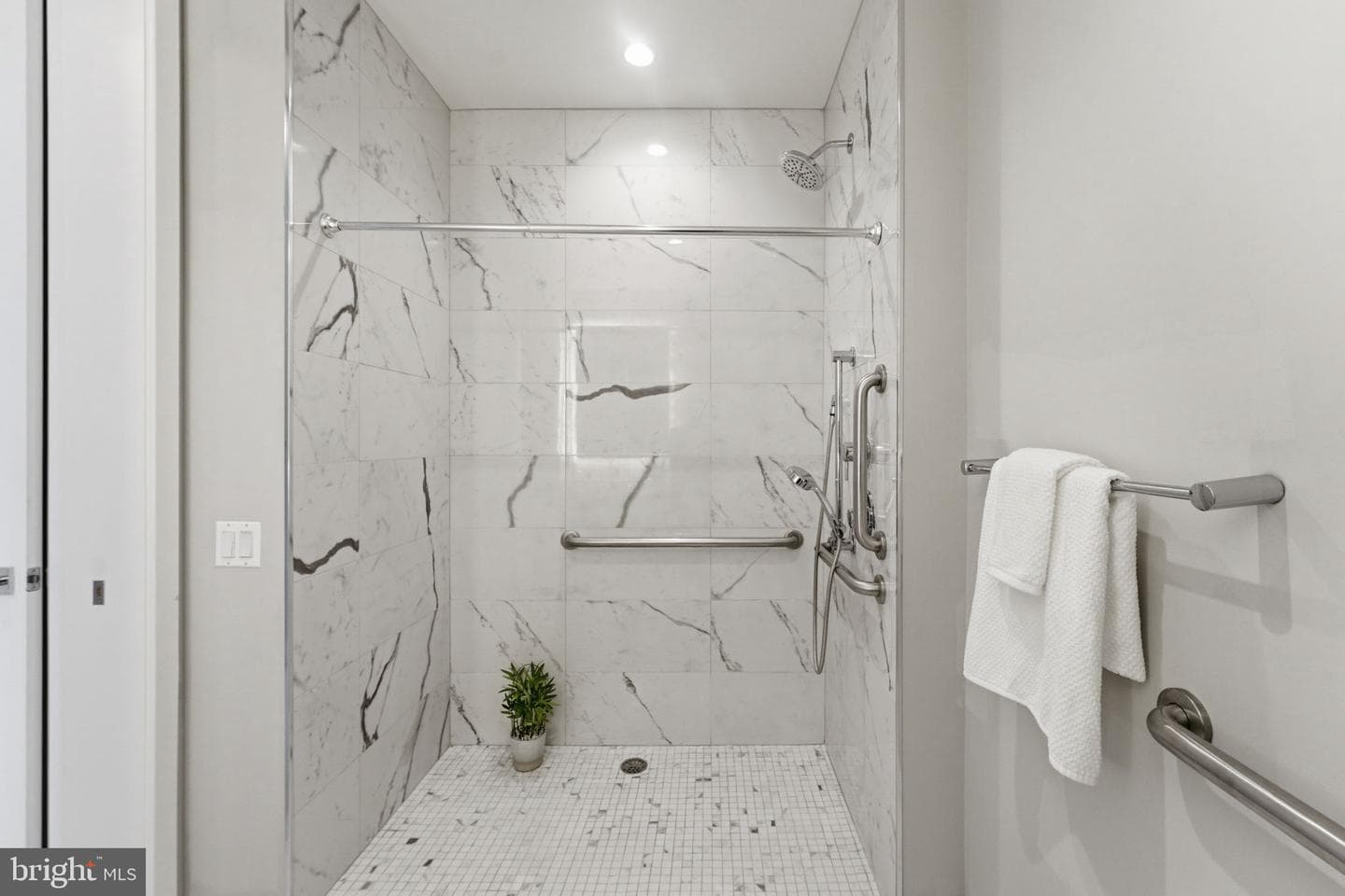 646 H Street NE #304 photo 18