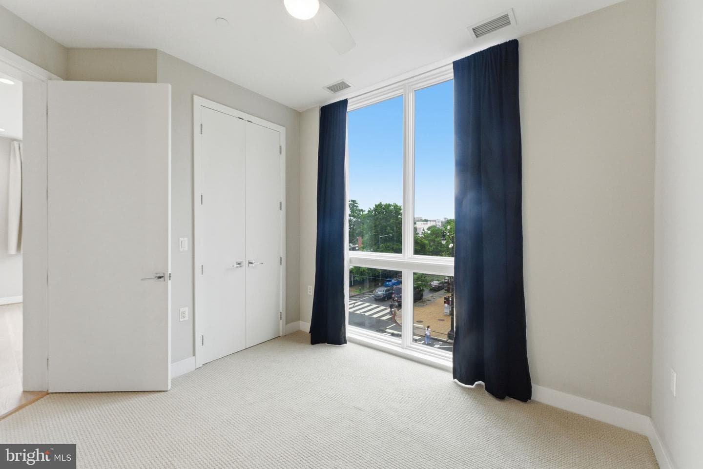 646 H Street NE #304 photo 27