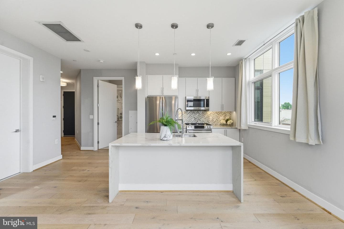 646 H Street NE #304 photo 5