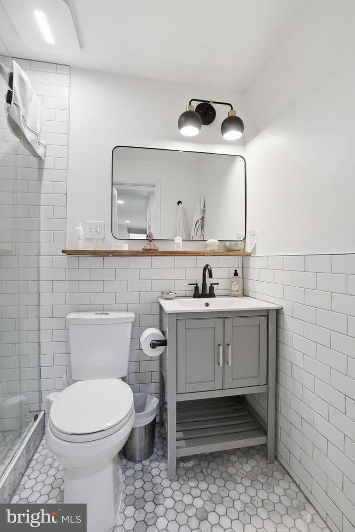 301 G Street NE #3 photo 17