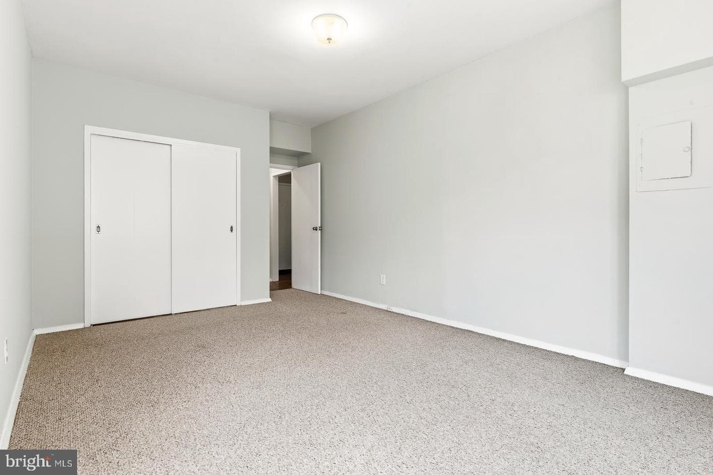 1711 Massachusetts Avenue NW #628 photo 25