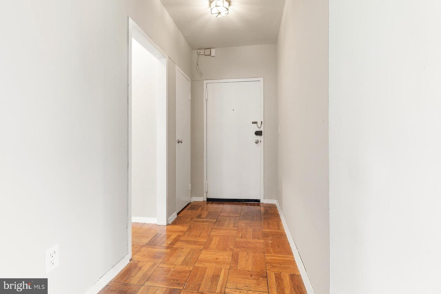 1711 Massachusetts Avenue NW #628 photo 8