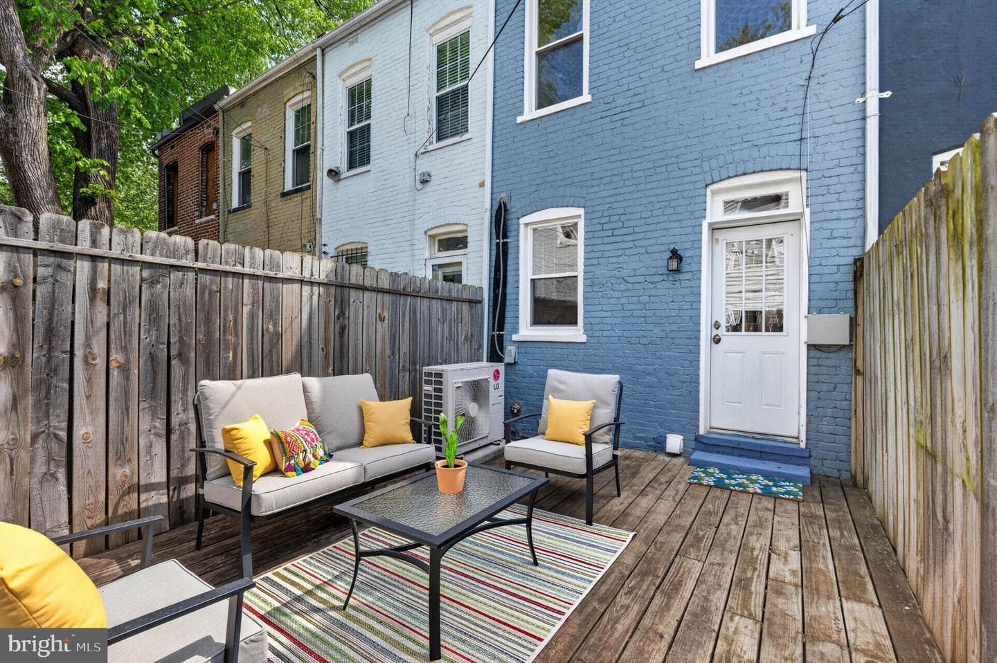 1372 C Street NE photo 17