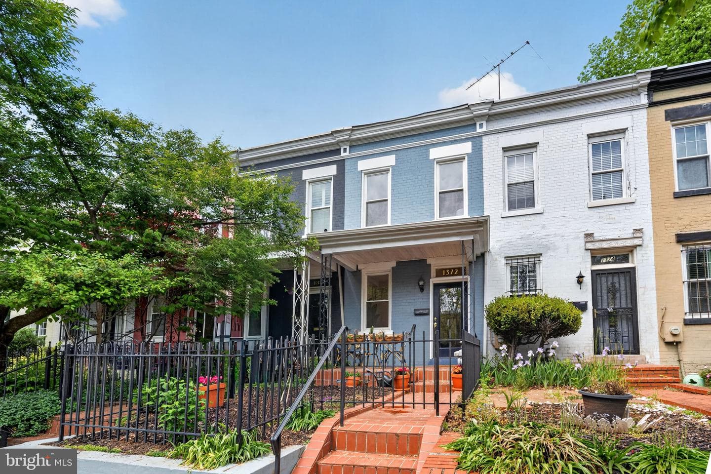 1372 C Street NE photo 4