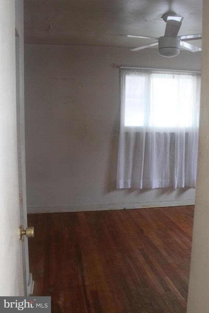 825 Barnaby Street SE photo 13