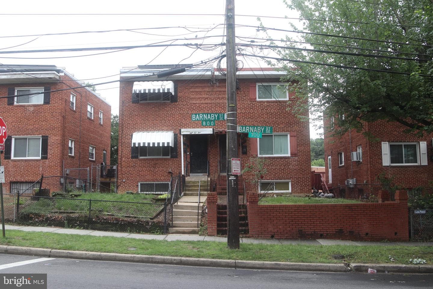 825 Barnaby Street SE photo 22