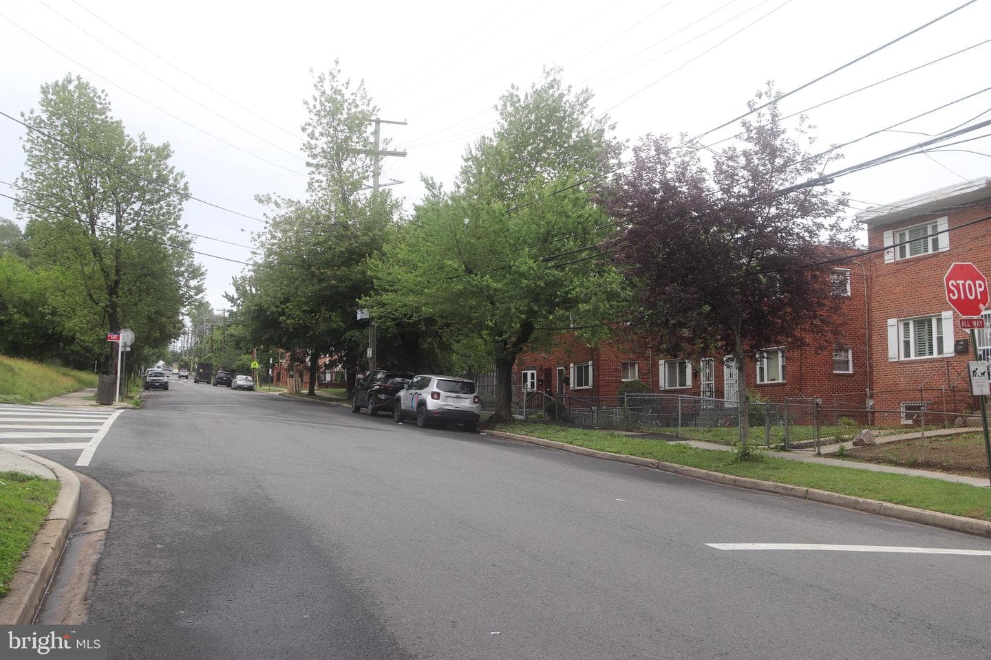 825 Barnaby Street SE photo 23