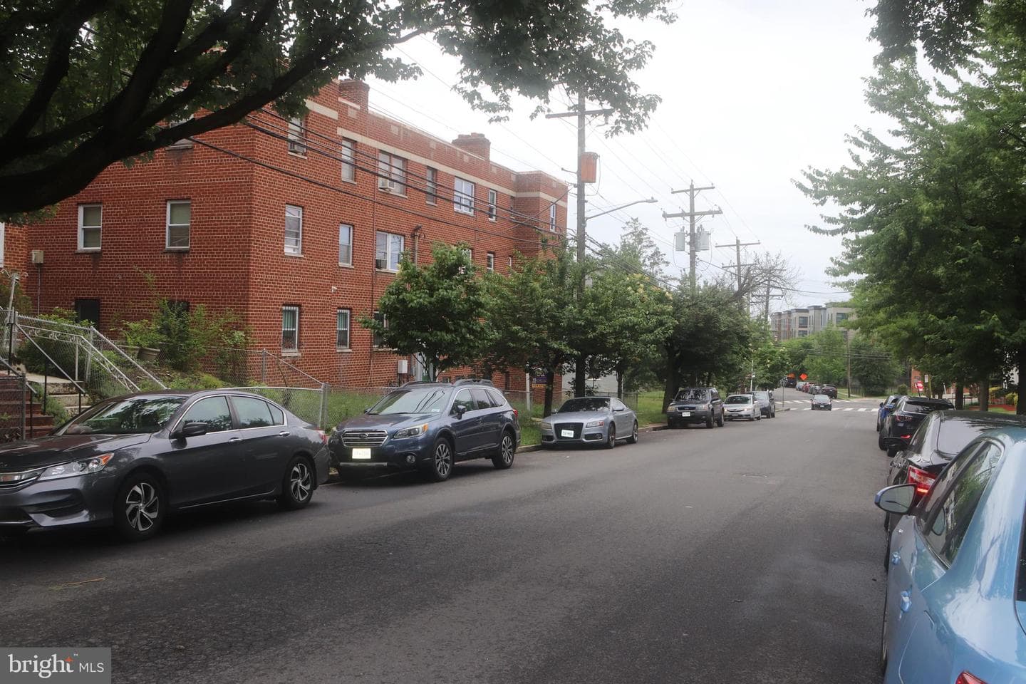 825 Barnaby Street SE photo 24