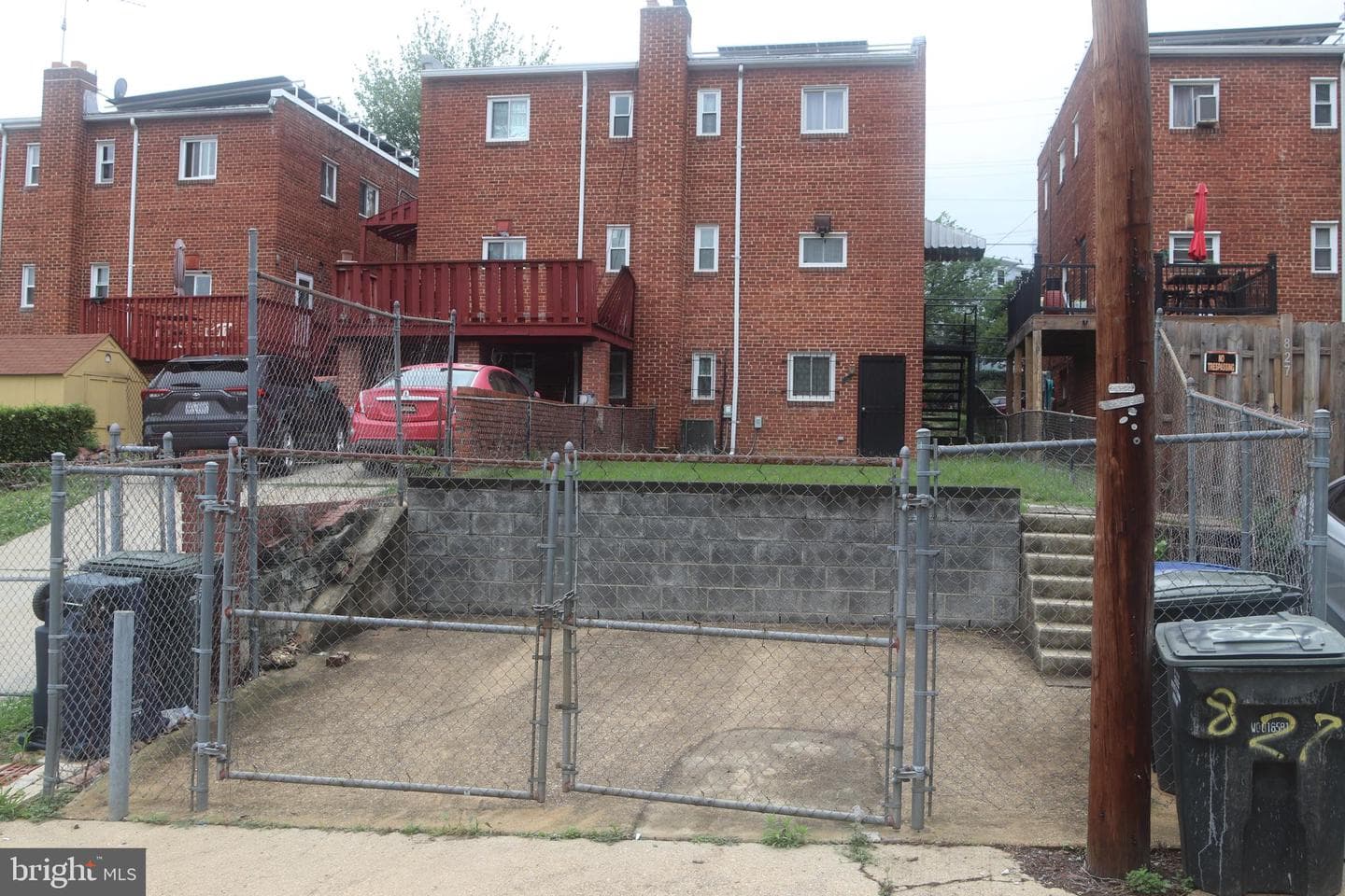 825 Barnaby Street SE photo 25