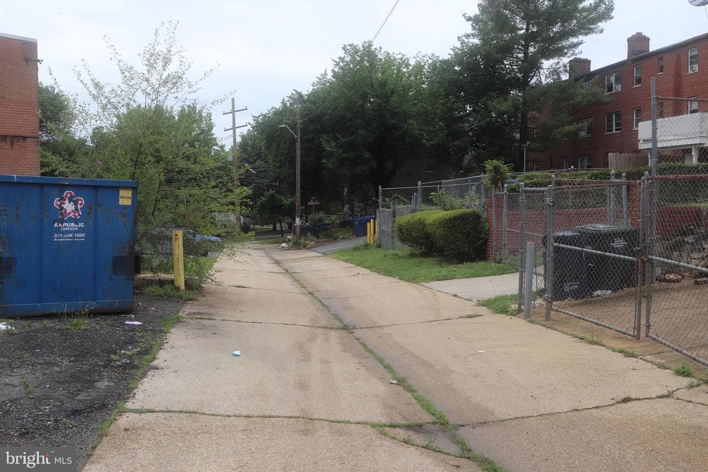 825 Barnaby Street SE photo 27