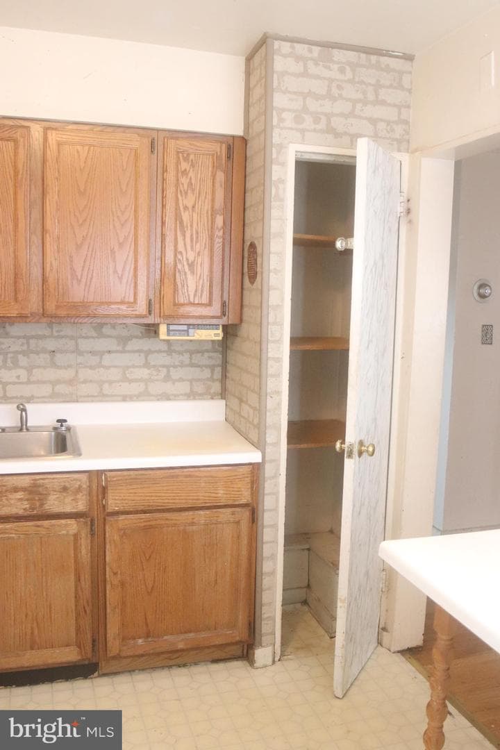 825 Barnaby Street SE photo 8