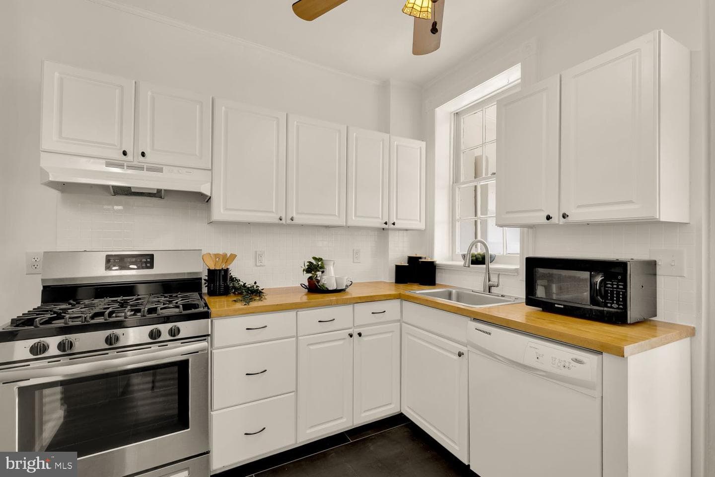 1430 K Street SE photo 8