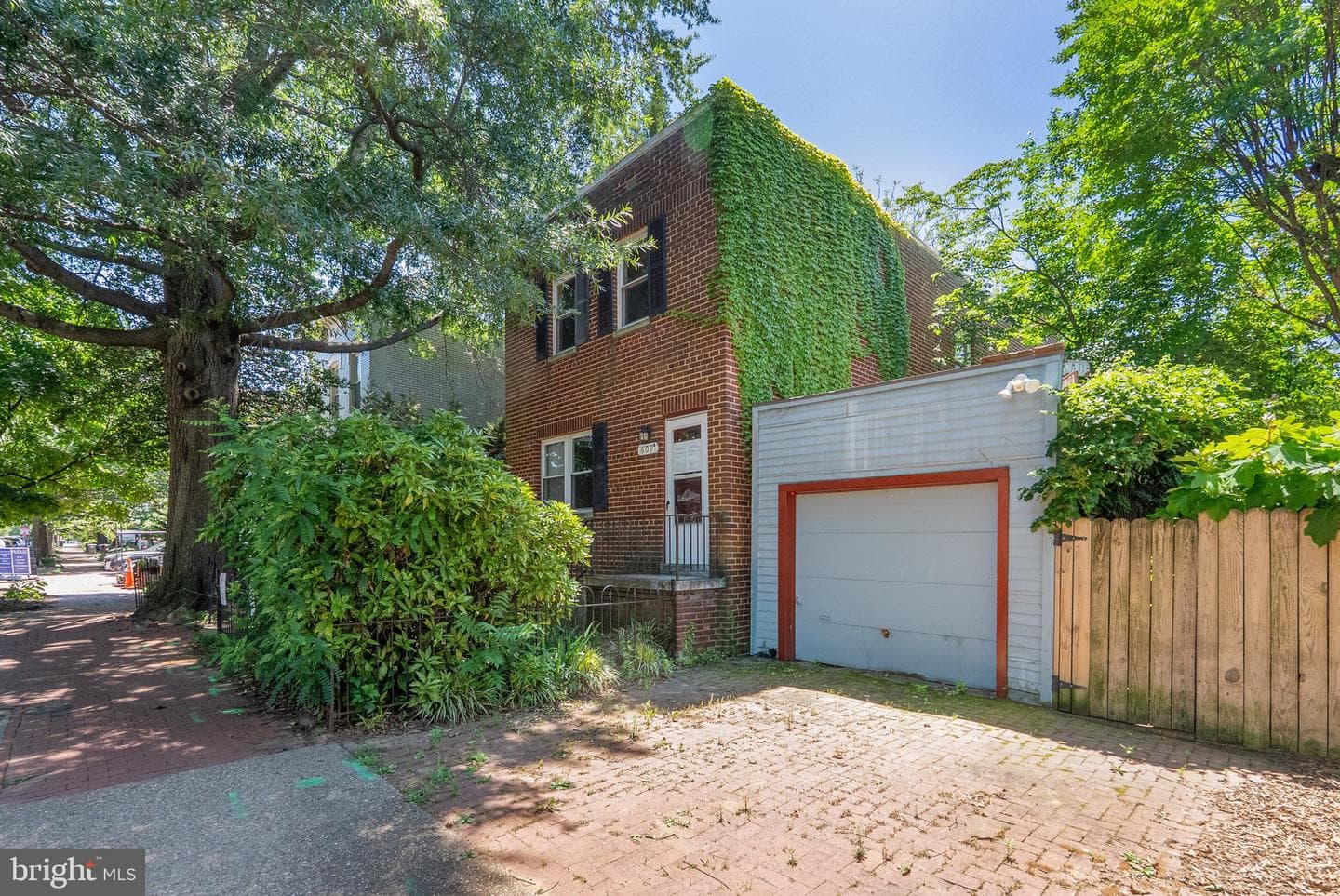 609 Independence Avenue SE photo 4