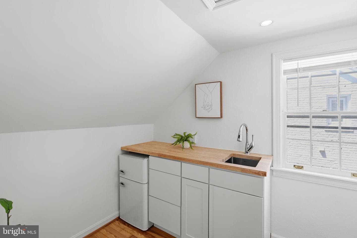 4505 Klingle Street NW photo 32