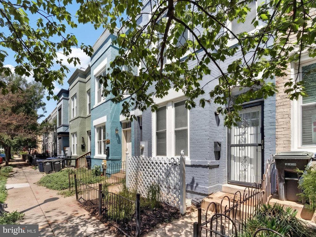 642 Morton Place NE photo 3