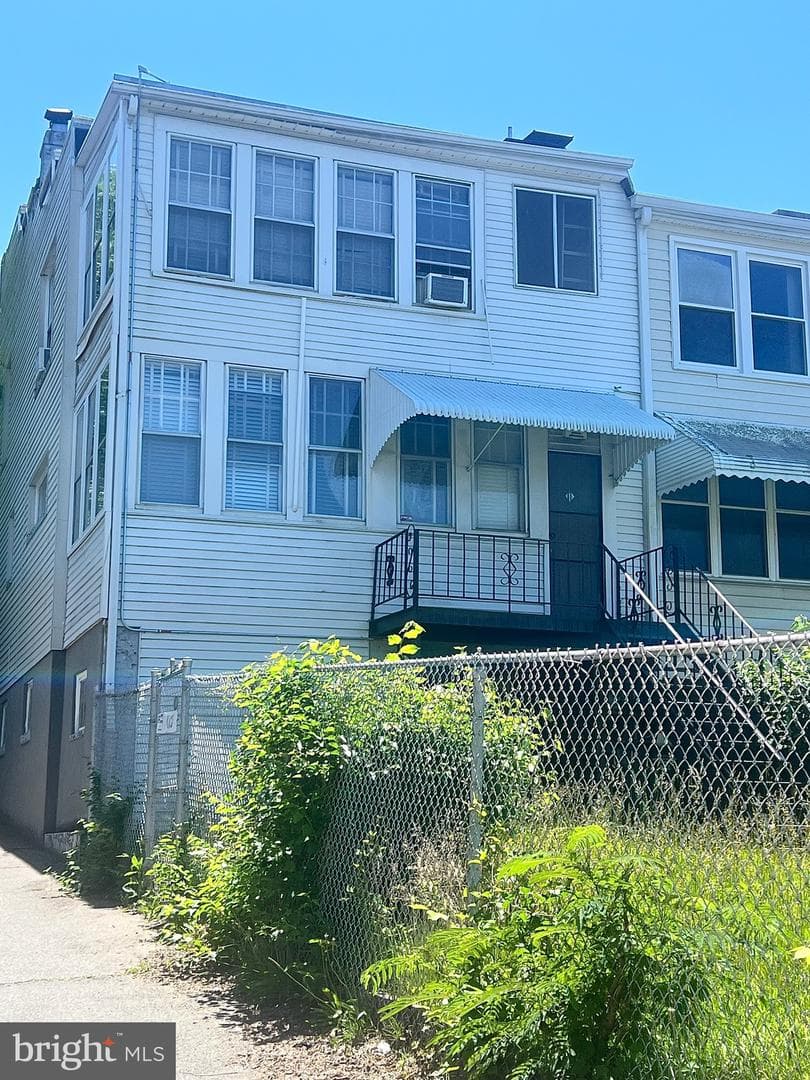 413 Gallatin Street NW photo 2