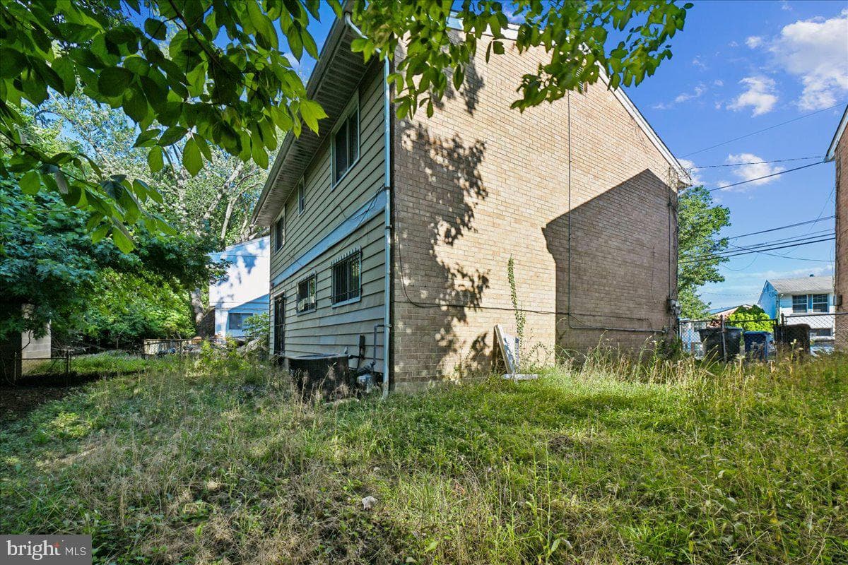 2436 Skyland Place SE photo 3