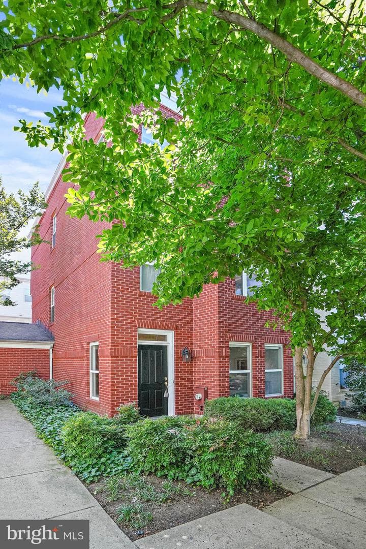 2123 12th Place NW photo 3