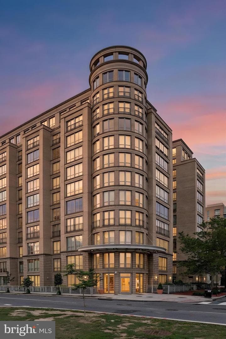 301 Massachusetts Avenue NW #103 photo 3