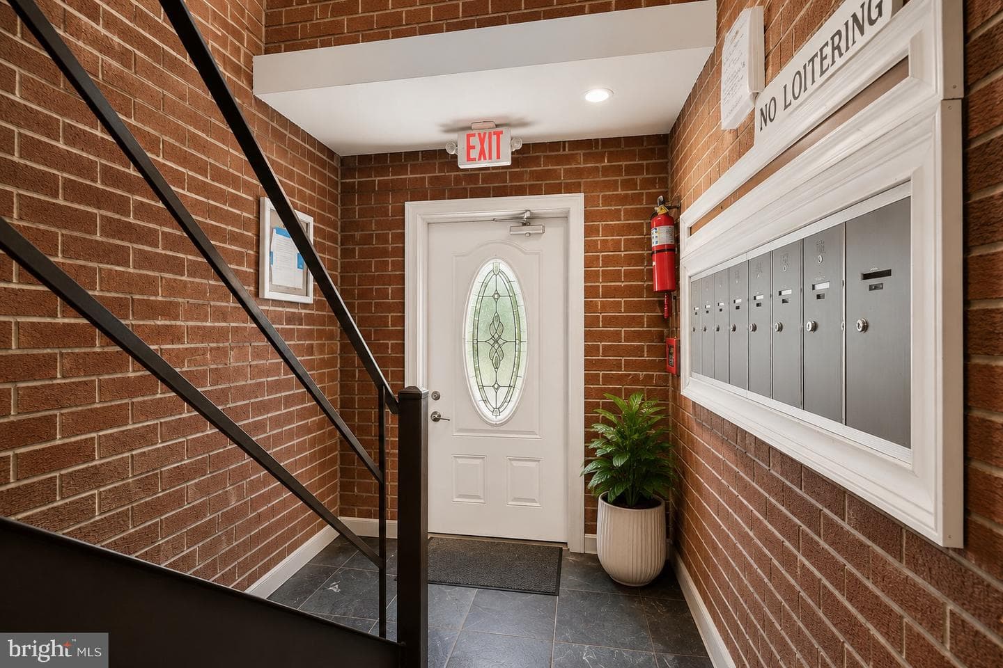 4820 C Street SE #103, Washington