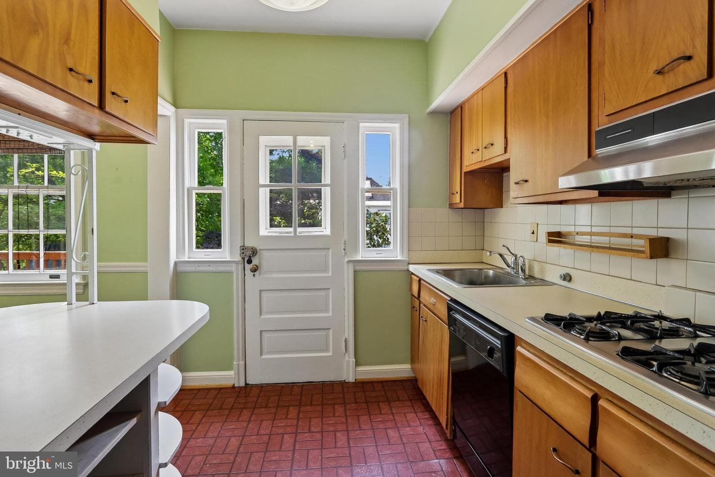 1430 Whittier Street NW photo 26